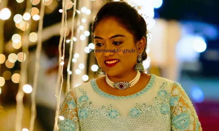 Lahari makeup artist