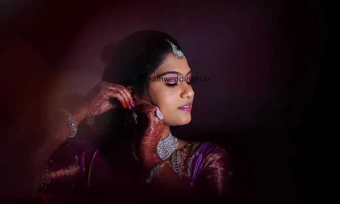 HAPPY MAKEUP AND BEAUTY ACADEMY