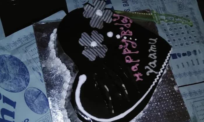 SRI RUCHI ABHIRUCHI SWEETS AND BAKERY