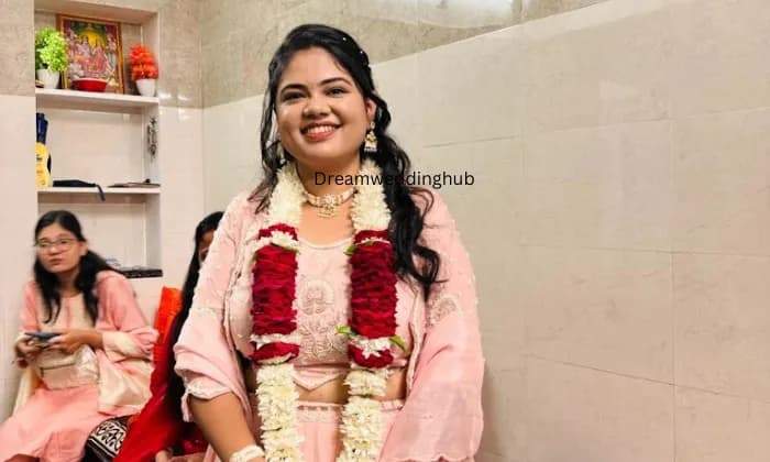 Make-up By komal Singhal, 