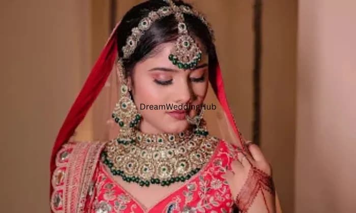 Zenora Unisex Family Salon  Satna