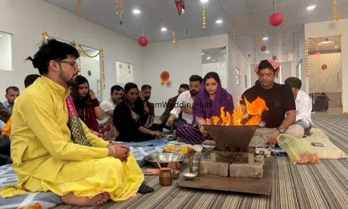 Pandit Ji for Puja & Astrologer