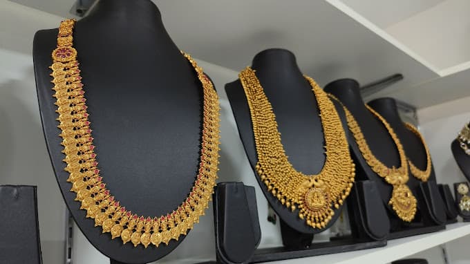 Bridesmaid jewellery rentals