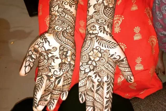 Hennaaa Way by Sumaiya