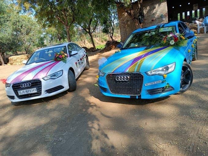 Luxury vintage Wedding Car