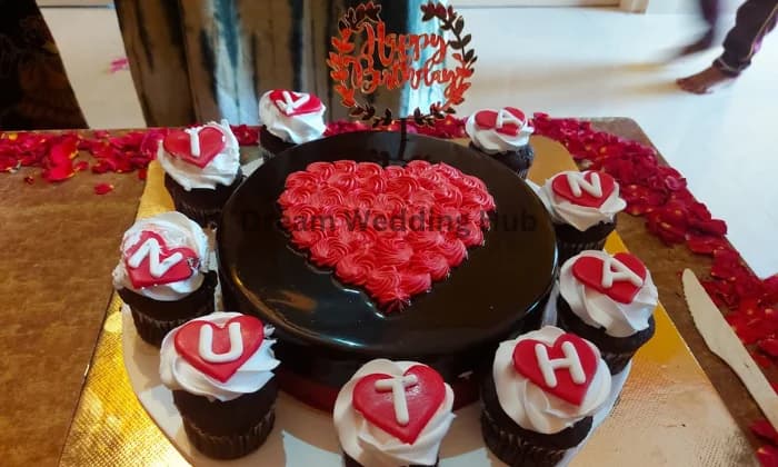 Dolphin Bakes N Ice Creams