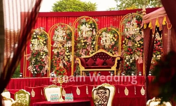 Mama productions  decor