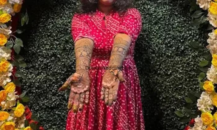 Krishna mehandi   art