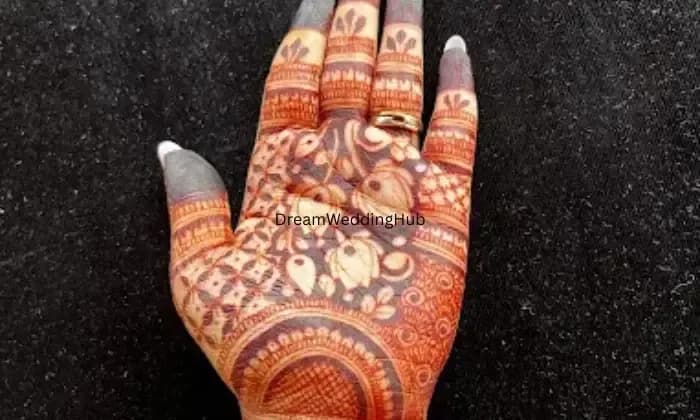 Kavita Designer Boutique  Mehandi Artist