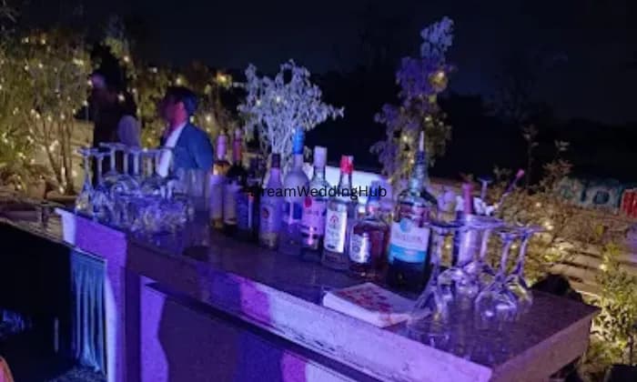 Shake & Stirr  Bartender 