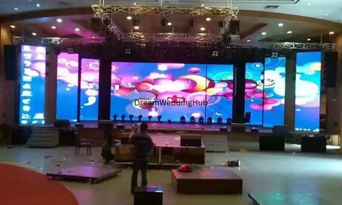 HINLED DISPLAY SYSTEMS