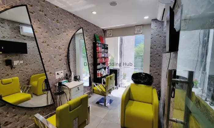 Fashion World Unisex Salon