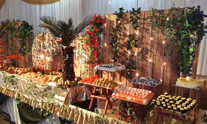 Fours Favous caterers