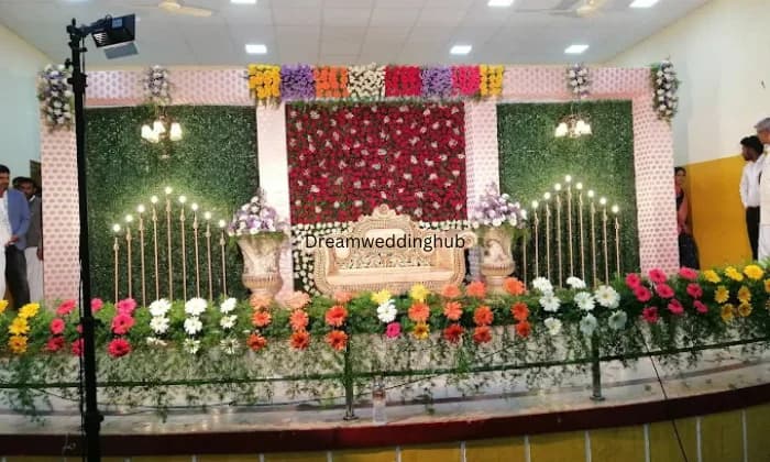 Royal Gifts and Decor