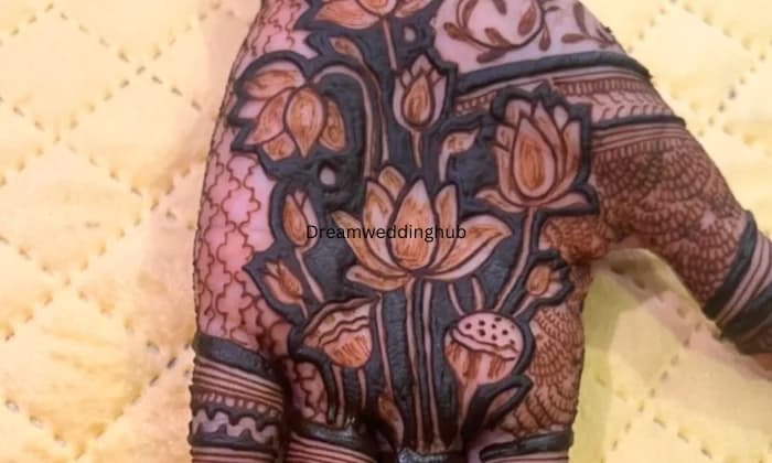 Mehndi by Zeba and class