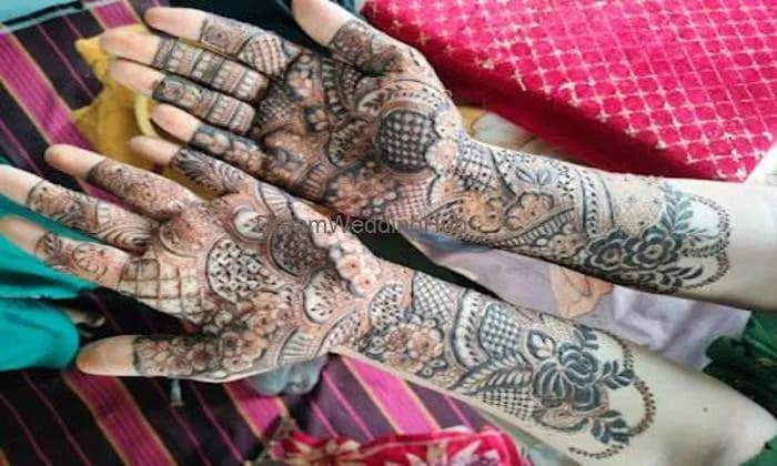 Saliha mehndi art