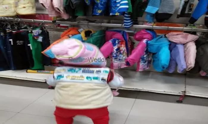 Manhattan Restro Bar