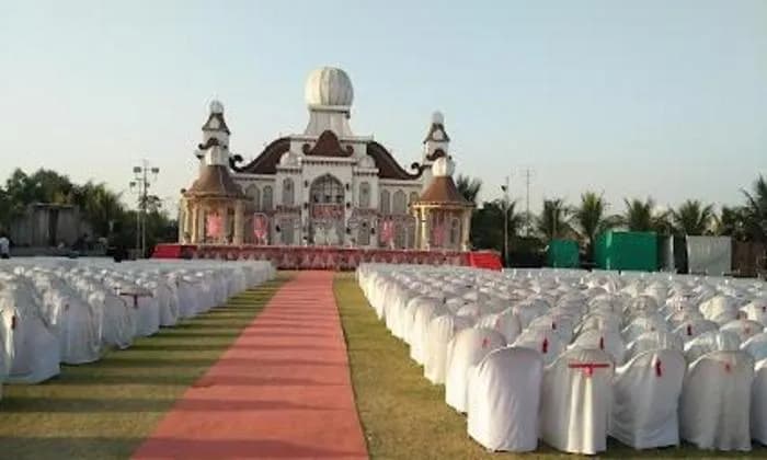 Royal Riwaj Party Lawns