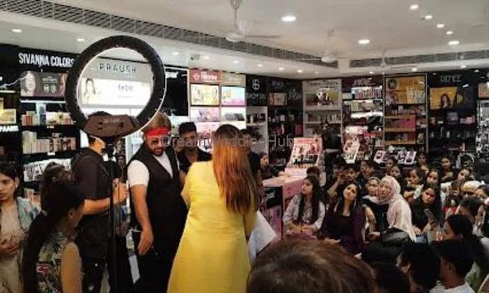 Shringar Beauty Salon(Ladies)