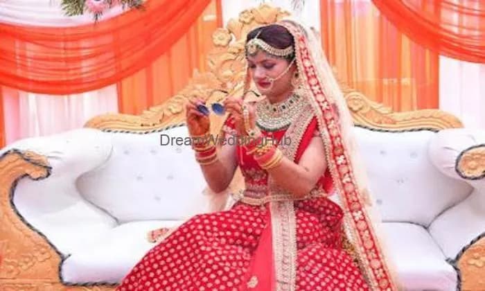 Jyoti Makeovers & Beauty parlor