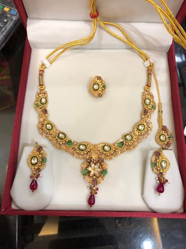 SARRAF DWARKALAL NORATMAL