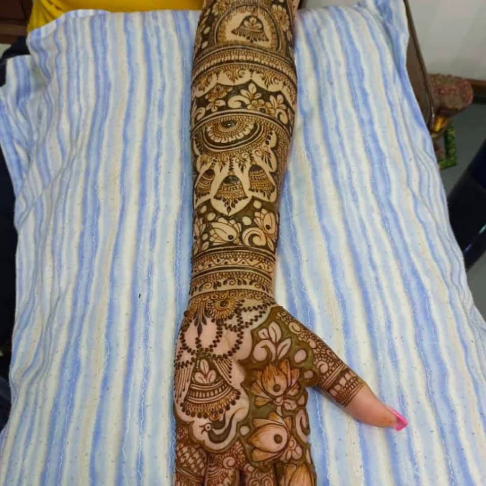 Arjun mehandi artist