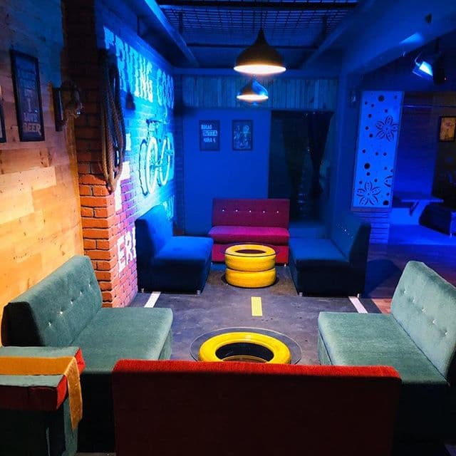 Hustle House - Restro & Bar