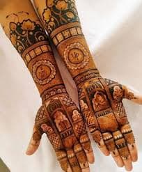 PAKHIS MEHENDI ARTIST