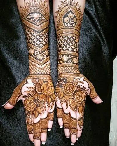 Amreen Mehendi artist