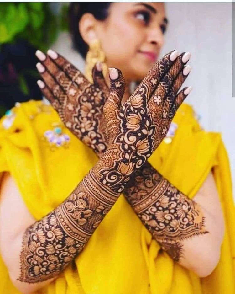 Tejas mehndi artist