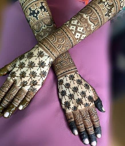 Nida Bridal mehandi 