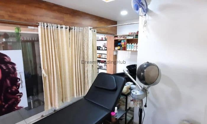 Laxmi Family Salon