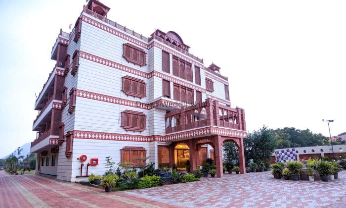 Hotel Chauhan Sheraton Resort