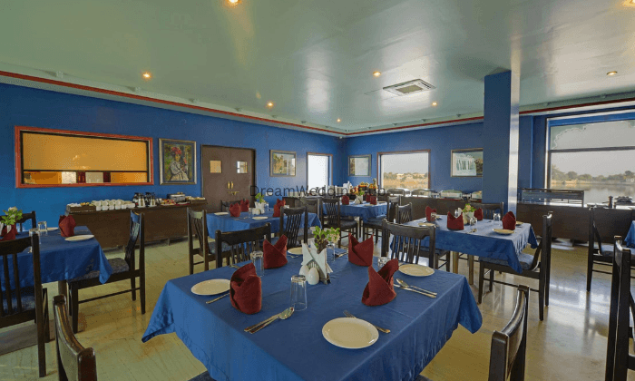 juSTa Lake Nahargarh Palace