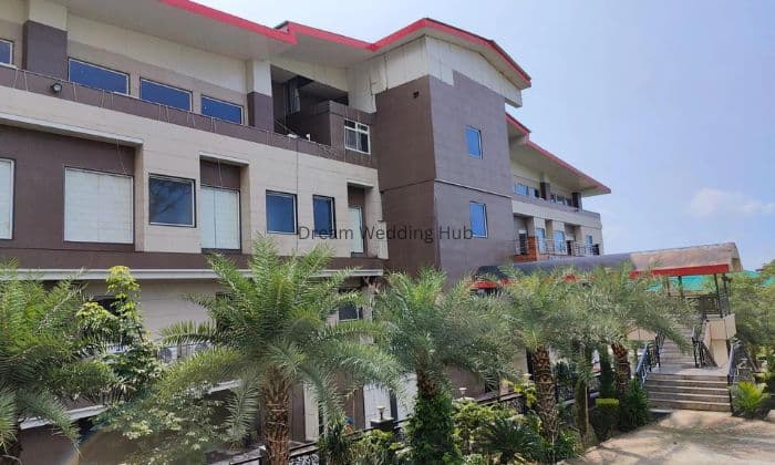 Dhauladhar Heights Resort