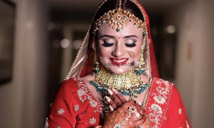 Aditi Makeovers Salon