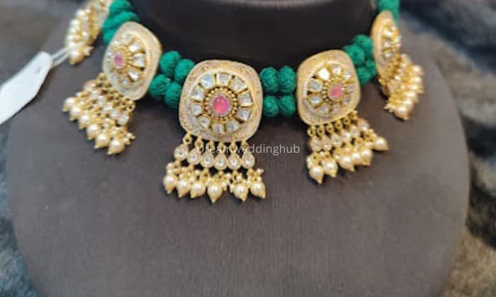 Pushroop Lahenga And Jewellery