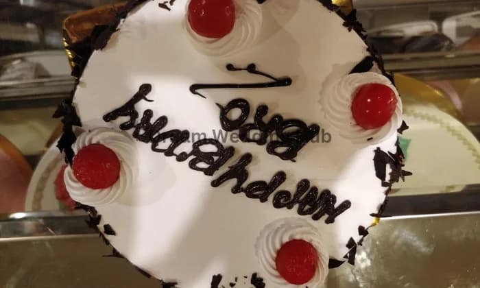 Dolphin Bakes N Ice Creams