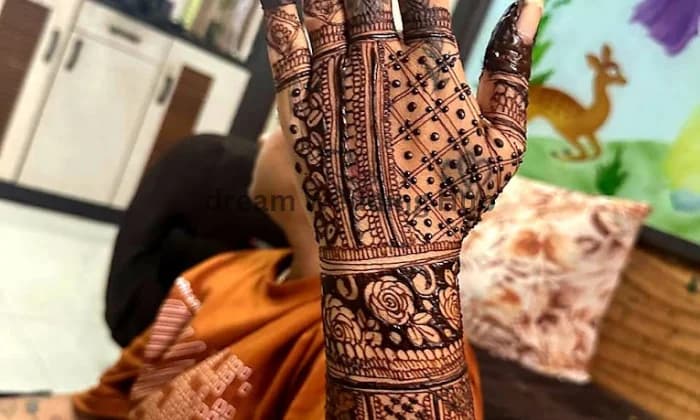 Pravalika Mehendi Artist