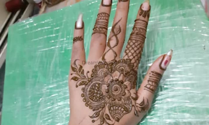 Tuba Mehendi Parlour