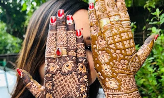 Tanu Mehendi Artist