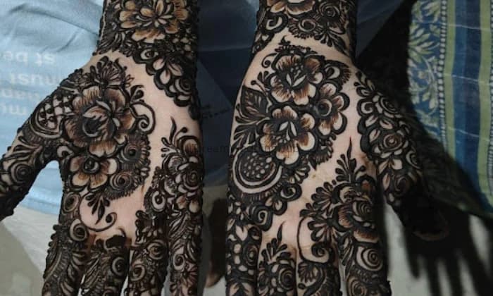 Aliza mehndi artist