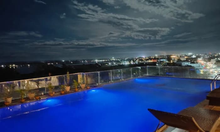 Hotel Avinash International