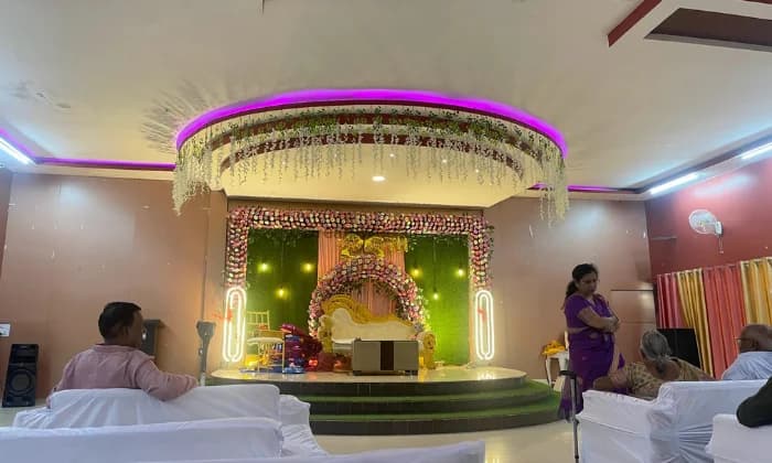 Rings and Roses Banquet Hall