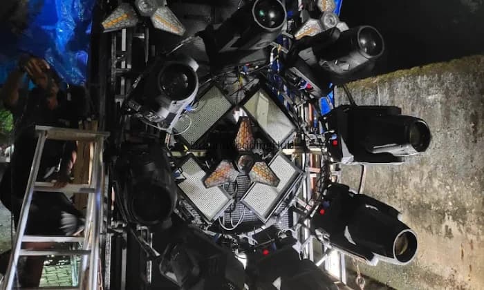 ROCK ON DJ SOUND AND LIGHT