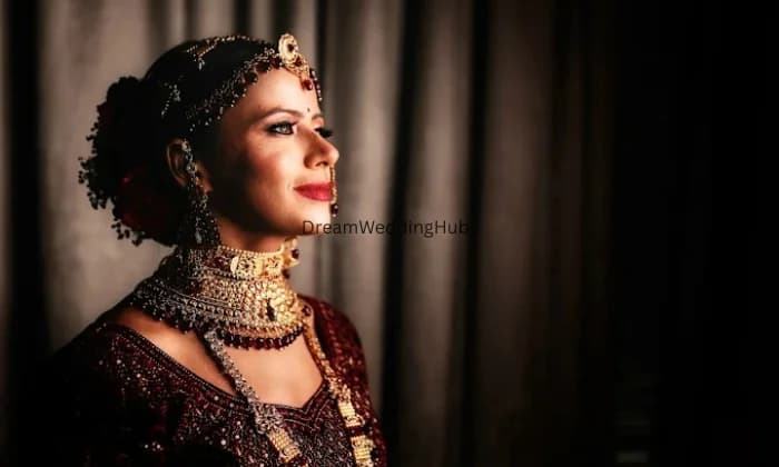 Glittering makeovers by Smruti Glittering makeovers by Smruti