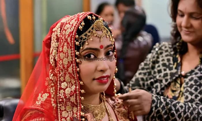 Dream World Beauty Parlour