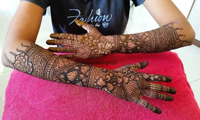 Nisha mehandi artist karur