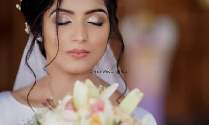 Jenny Luxe The Makeup Artist