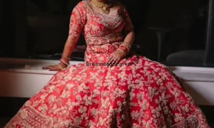 Vasu Garments  Saree Showroom